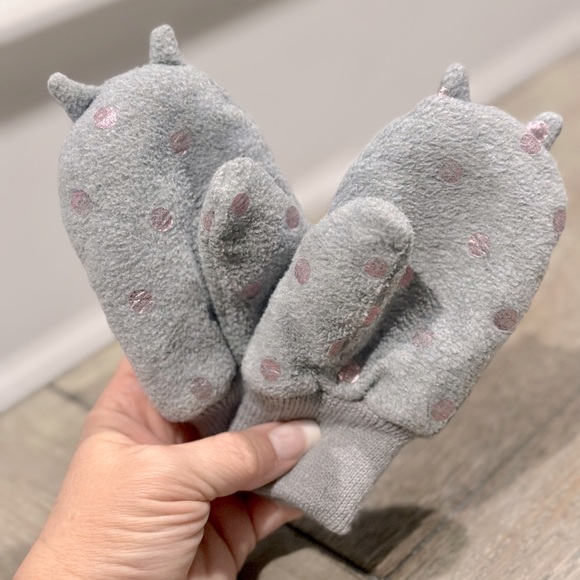 GAP: Kitten Mittens, Silver with Metallic Pink Polka Dots, Fleece-Lined, Sz 2-3T - Picture 3 of 3